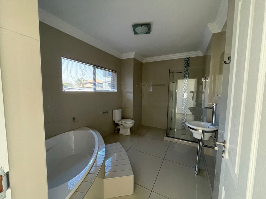 4 Bedroom Property for Sale in Birdwood Estate North West